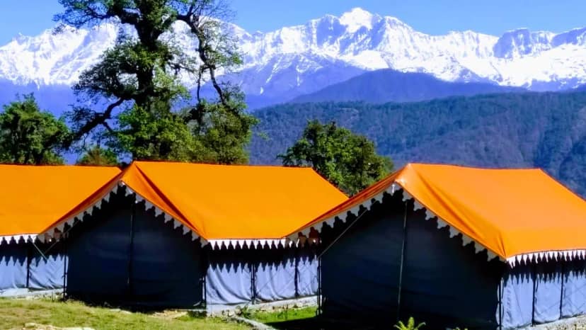 The Meadows Chopta Camp Stay Bedroom