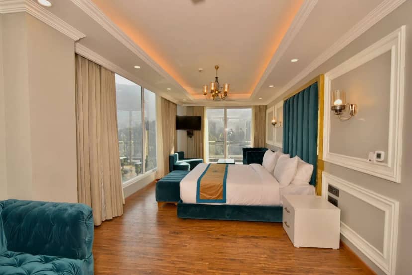 DLS Claret Inn Room