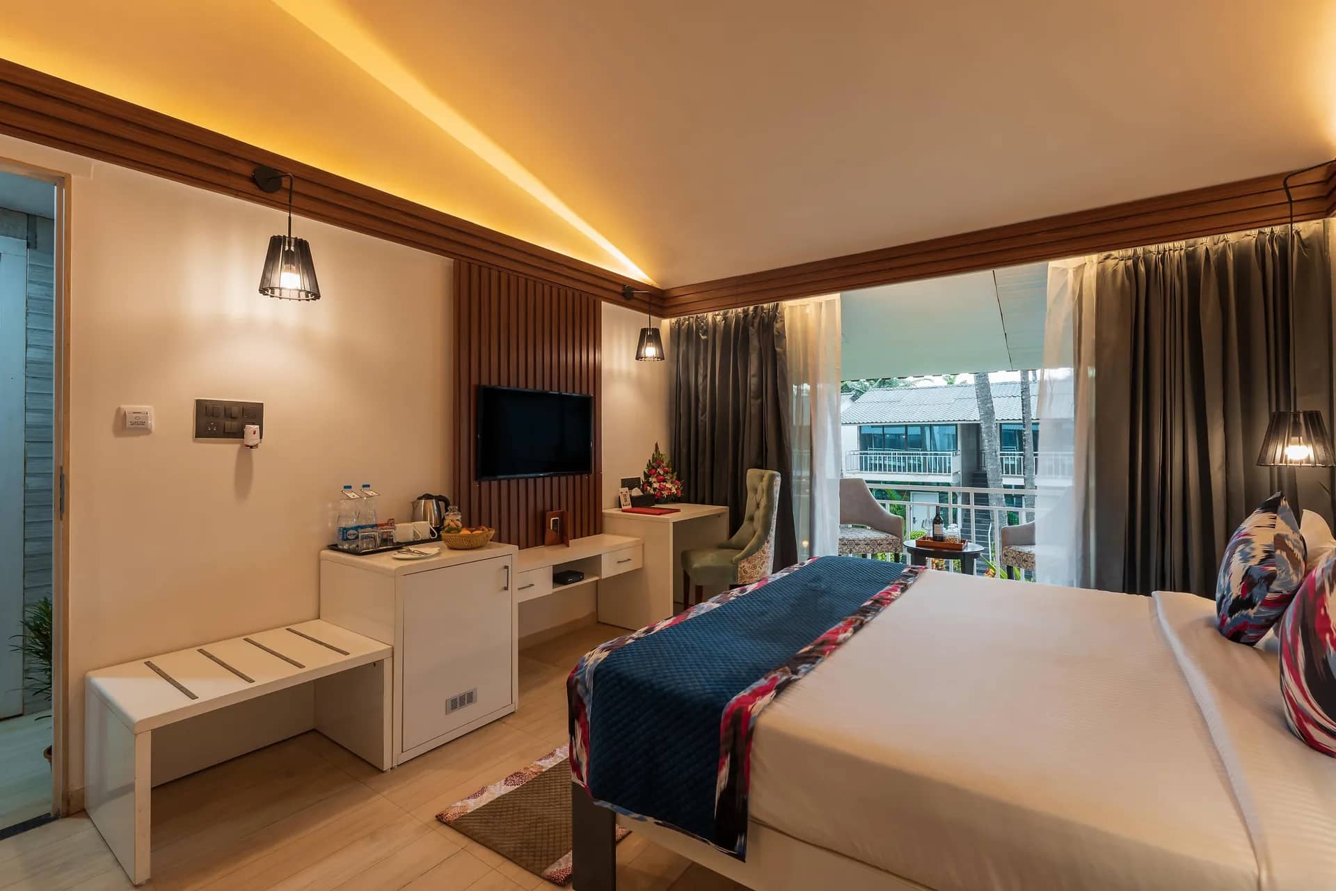 Premium Pool View Room
