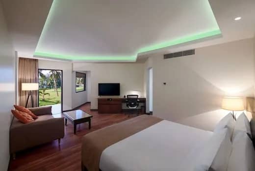 1 King Bed Premium