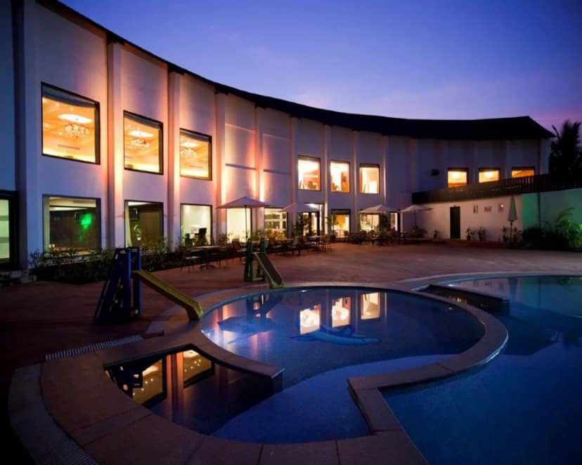 LA CALYPSO BEACH RESORT Swimming Pool