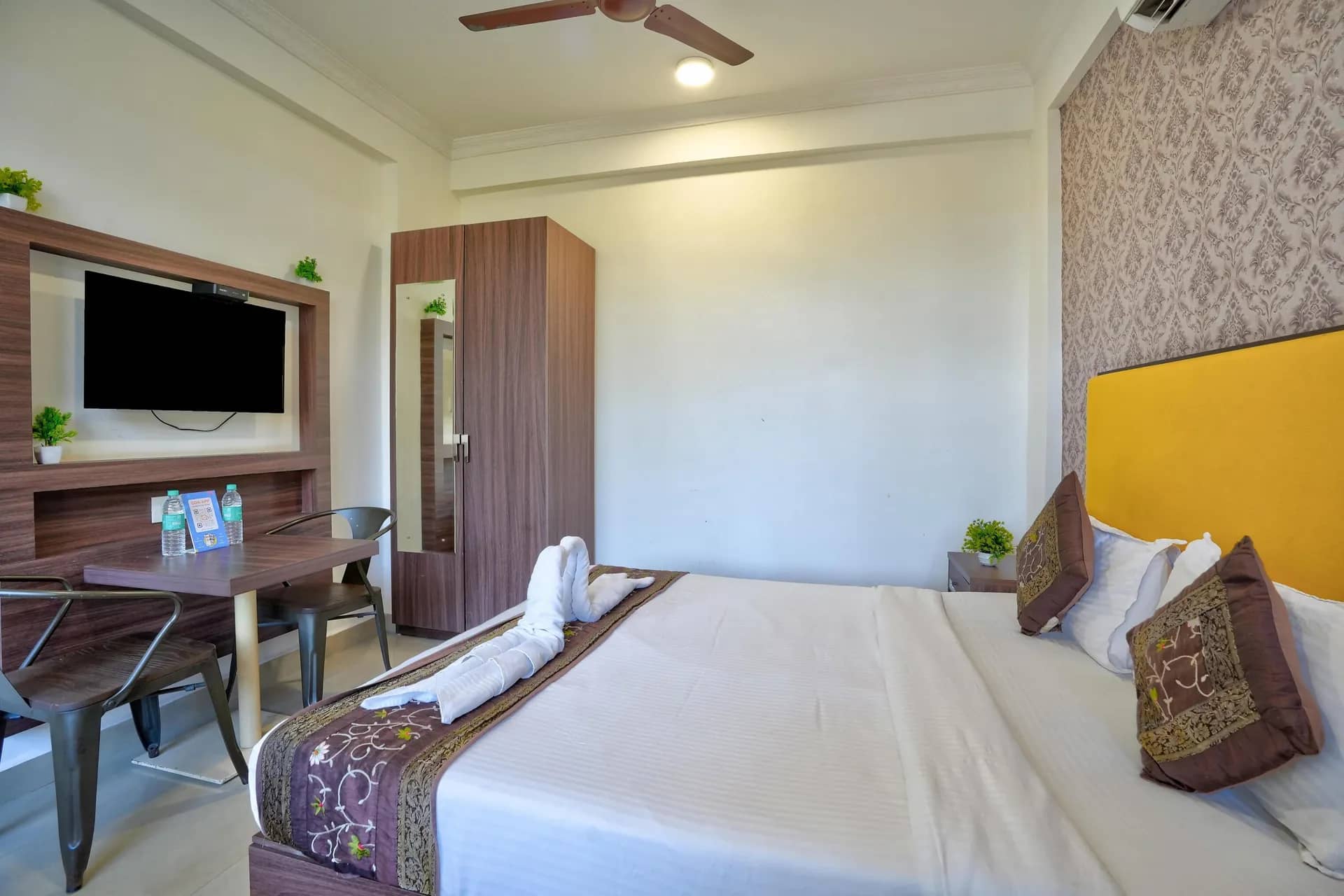 Tranquil Inn Room