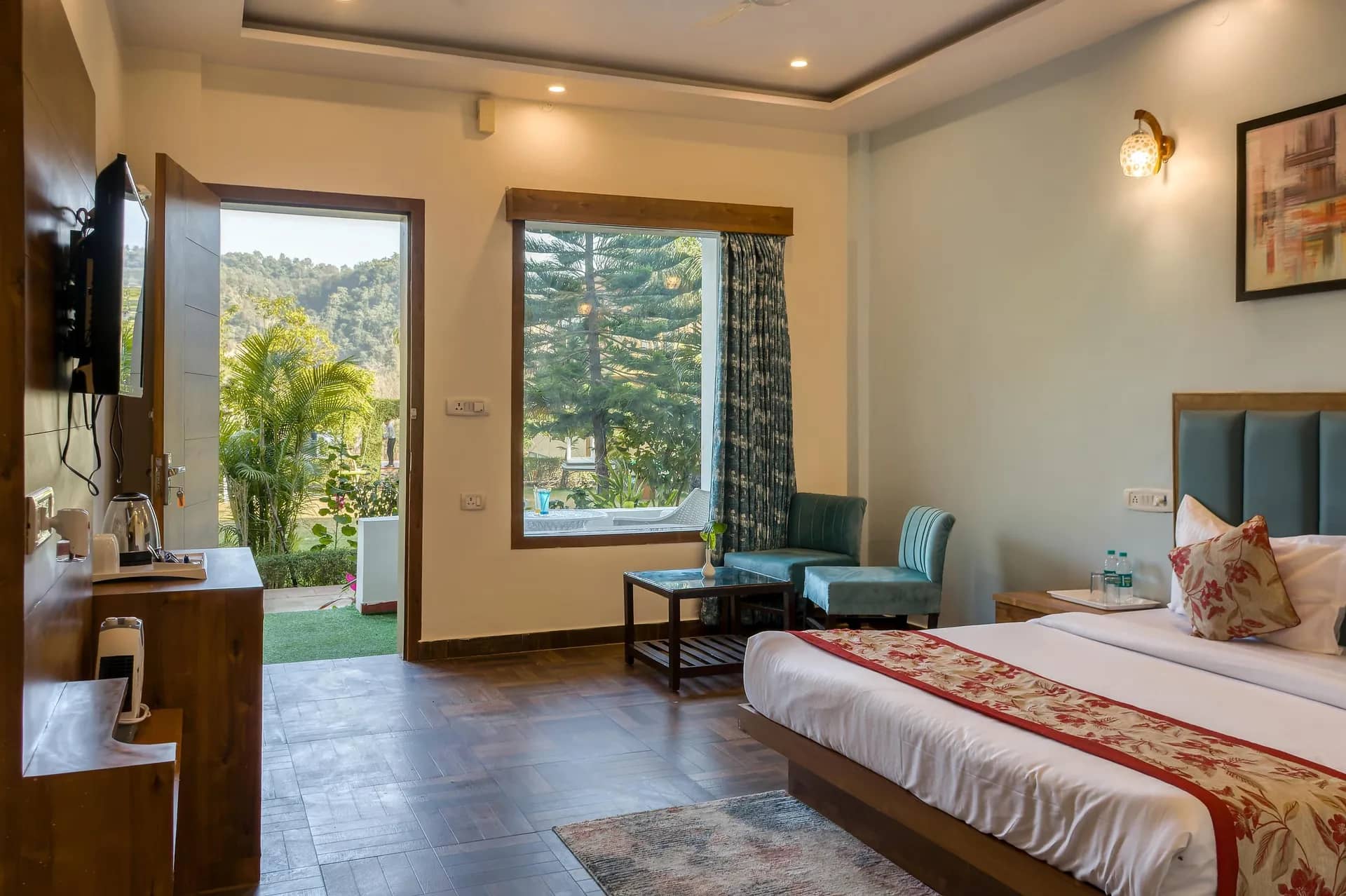 Dee Fellow Resorts