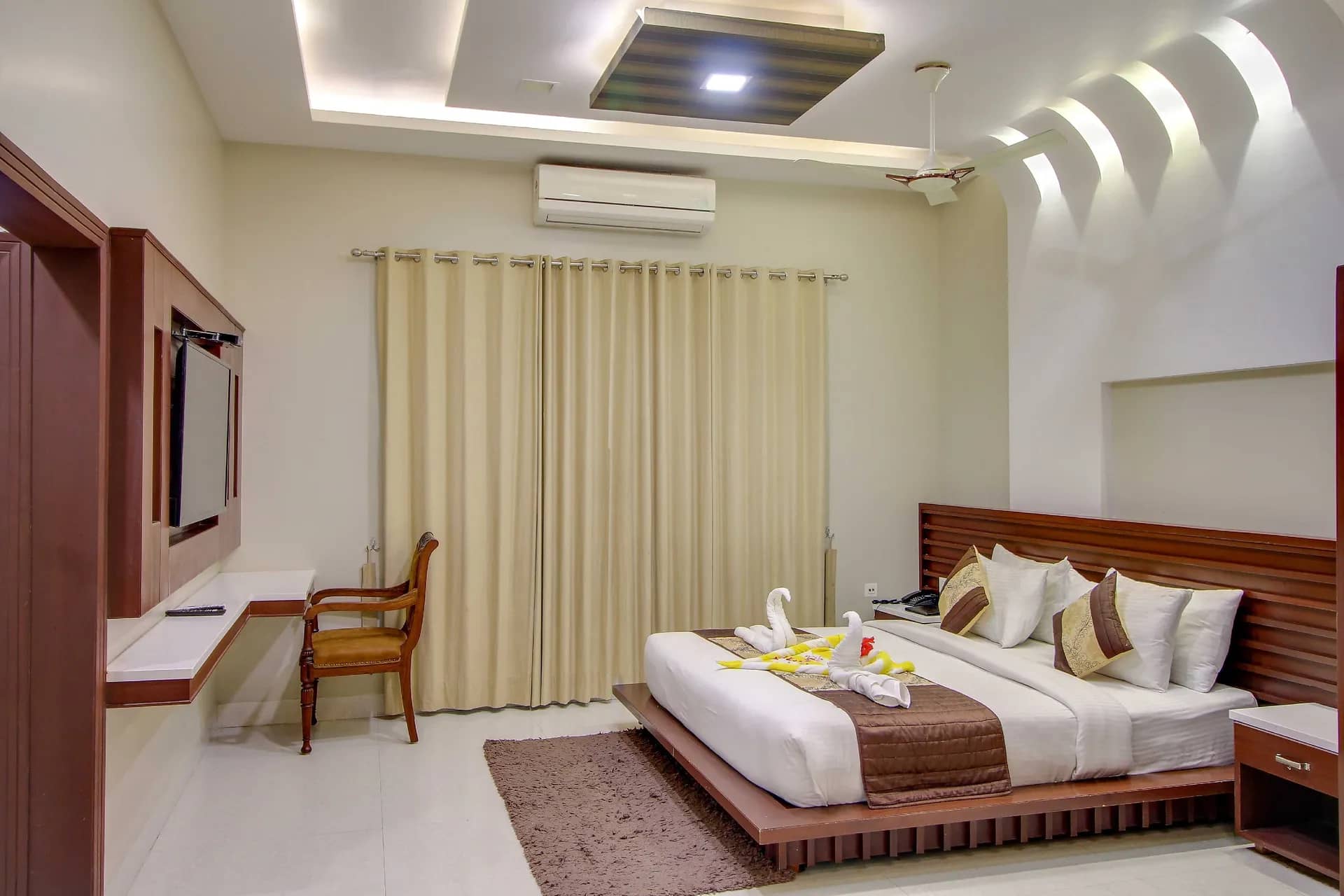 Maulik Mansion Resort Room