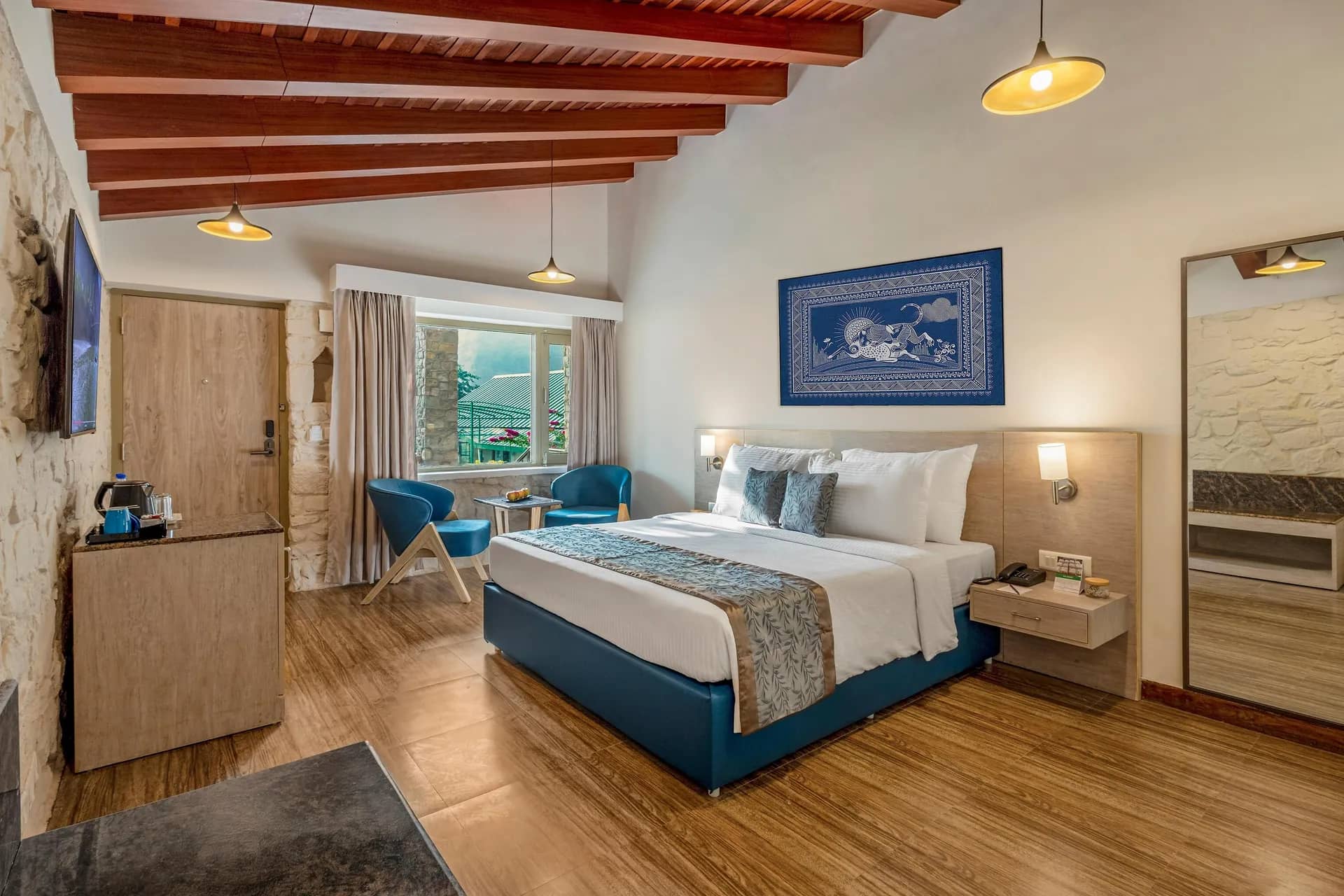 Classic Room Scenic View With Balcony
