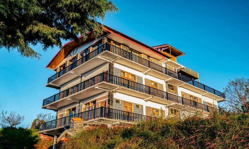 Hotel LA Riqueza Kanatal Facade
