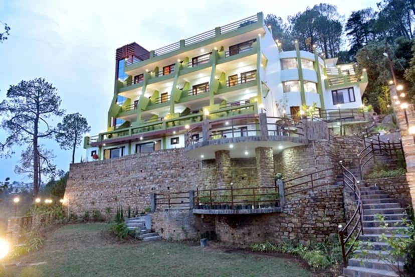 SUNITA HIMALAYAN PARADISE Facade