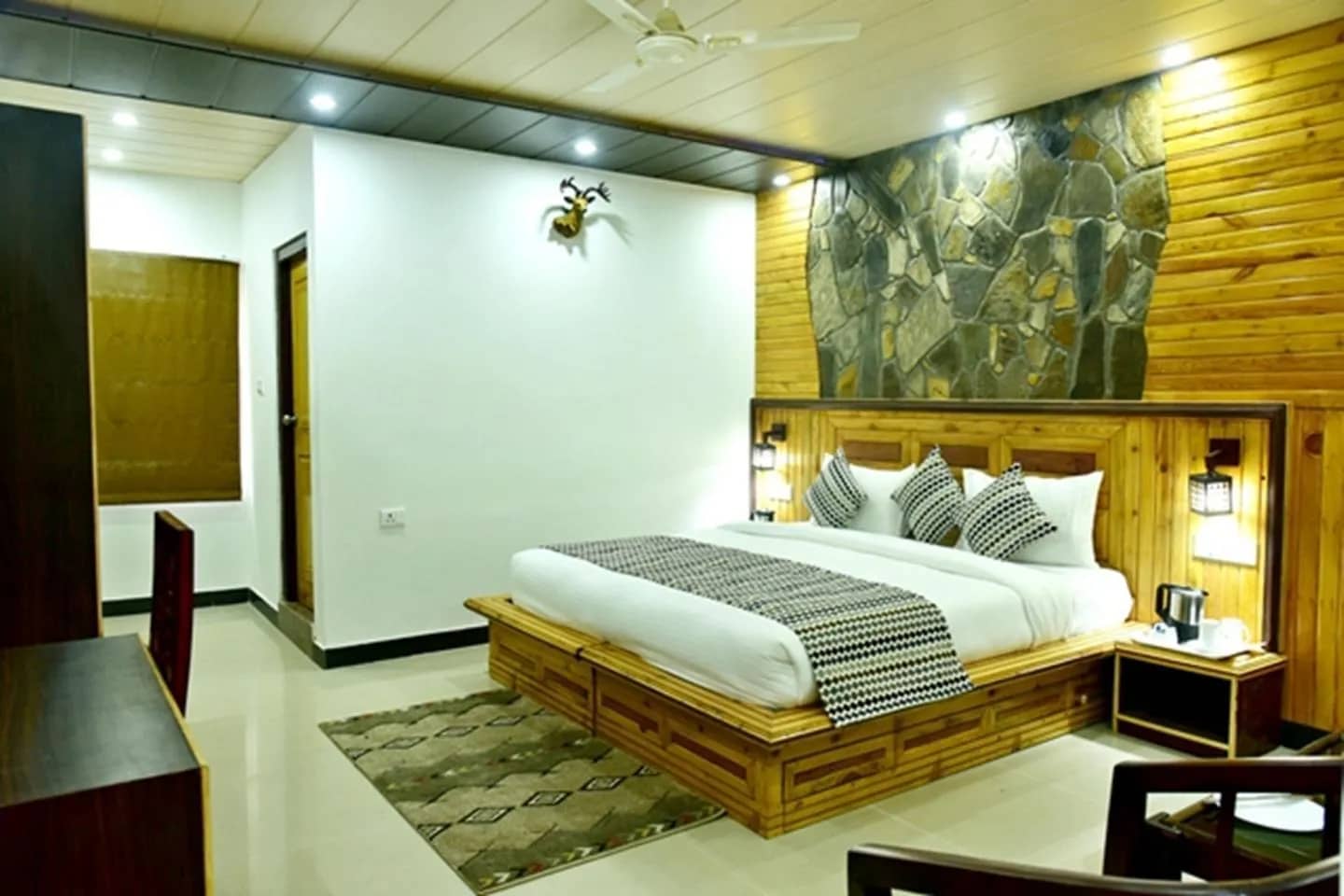 Executive Room (Non Himalaya Facing)