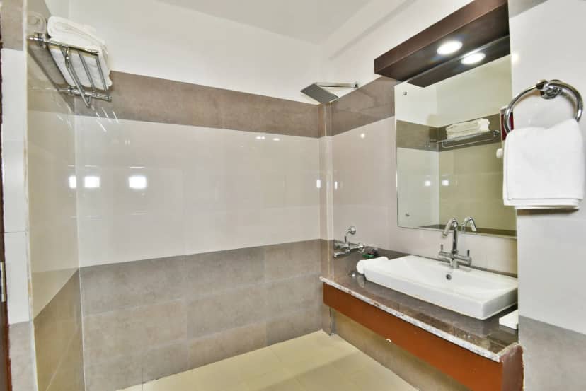 DLS Kapoor Resort Washroom