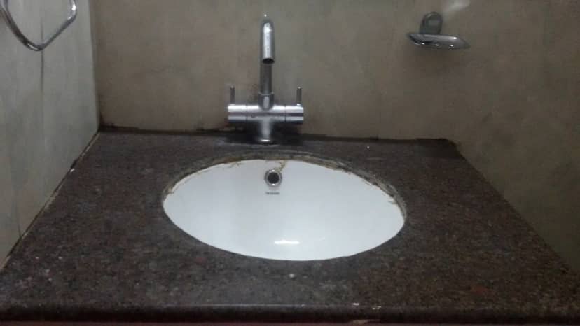 Hotel Bala Paradise Washroom