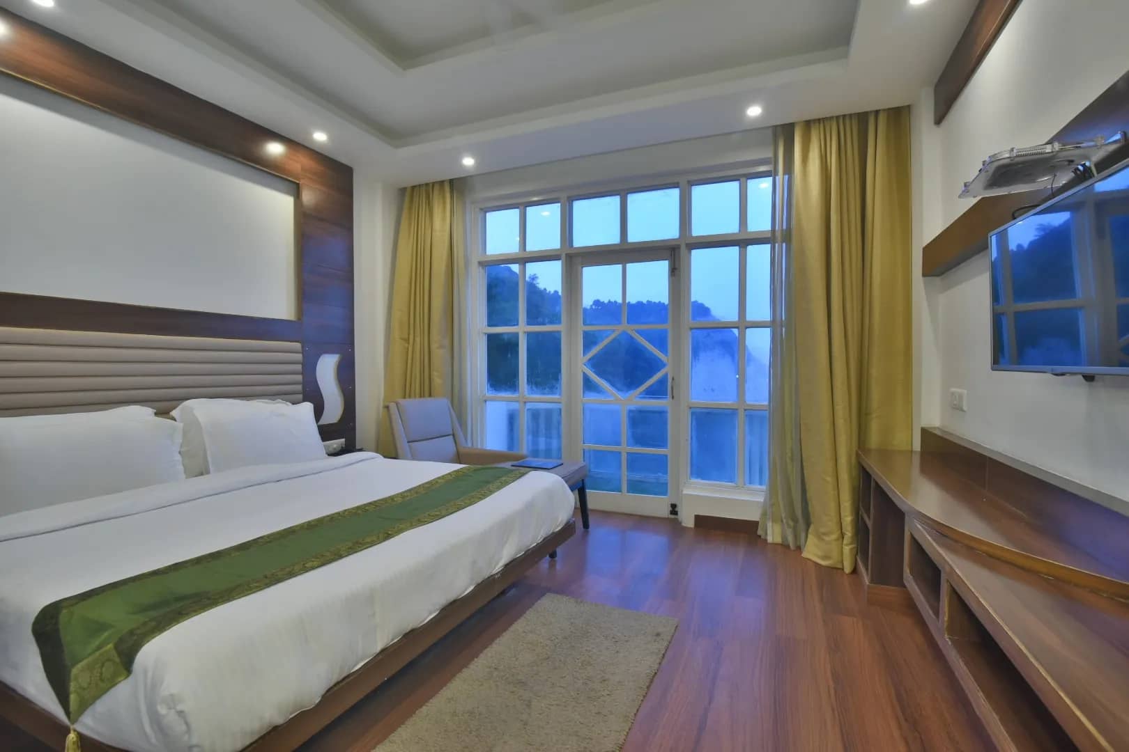 Premium Room with Balcony- Holidays Selections