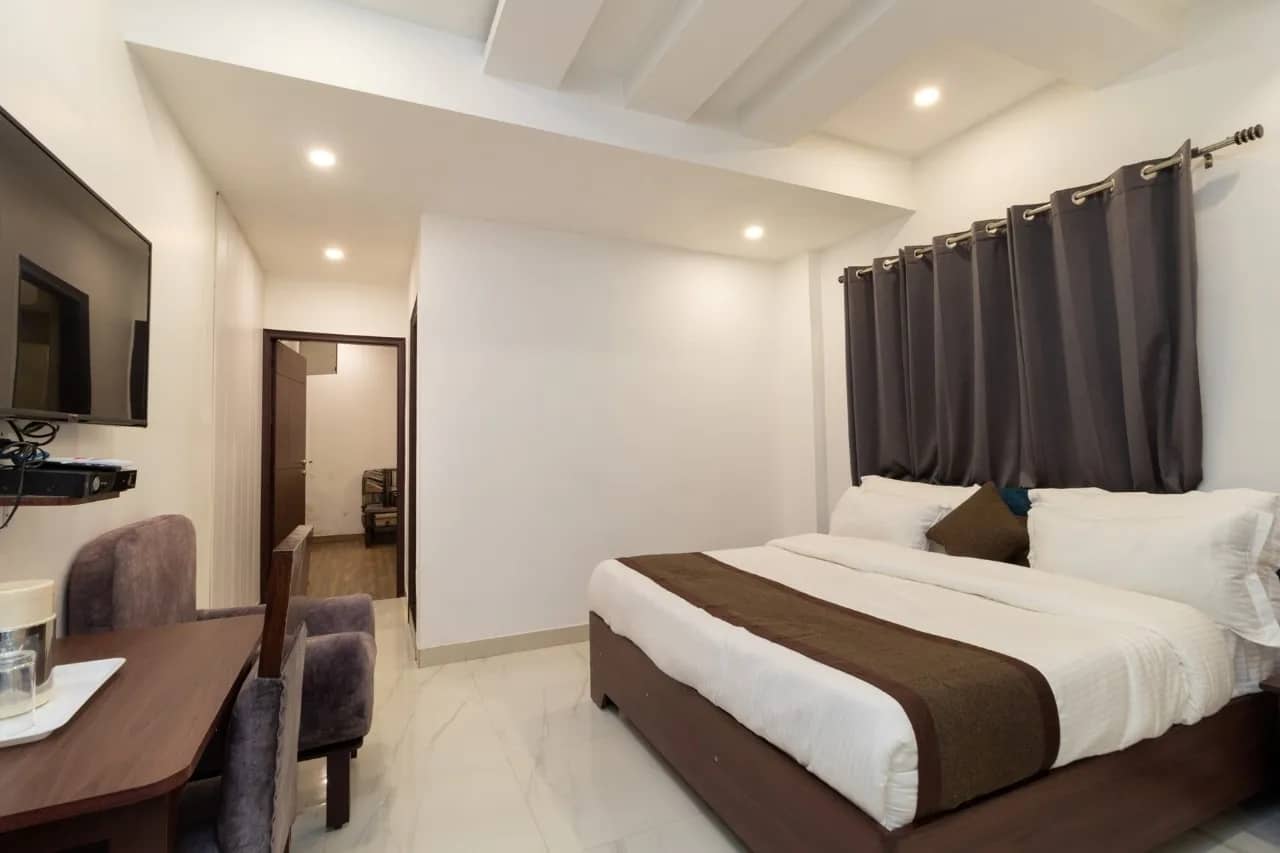 Hotel Park Royale Inn Room