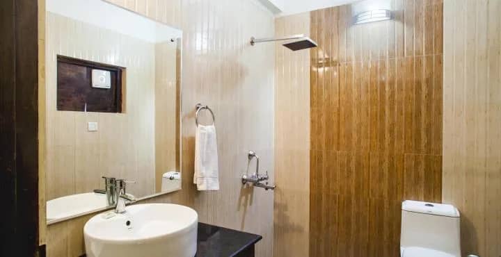 Dynasty Resort Washroom