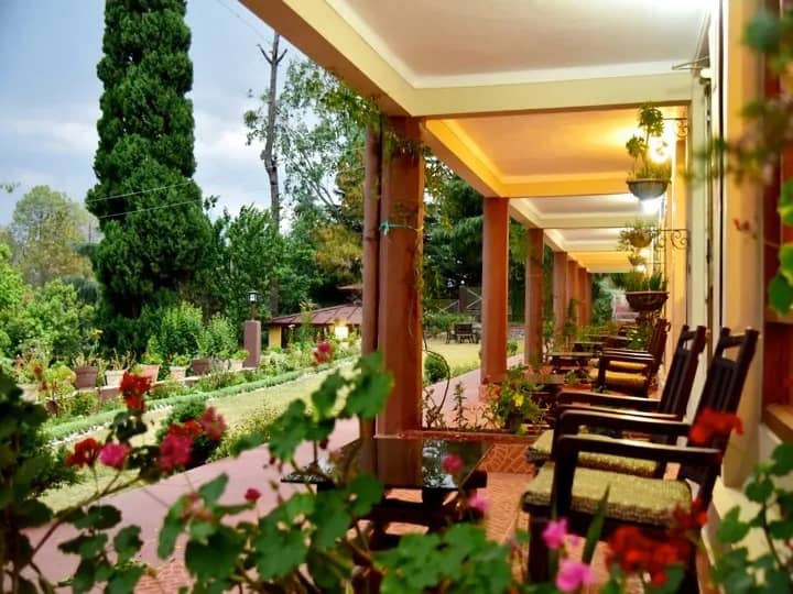 Xomotel- Ranikhet Heights Room
