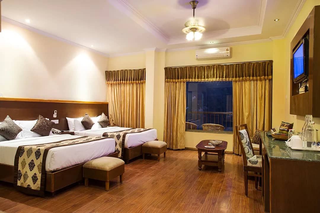 FAMILY EXECUTIVE ROOM