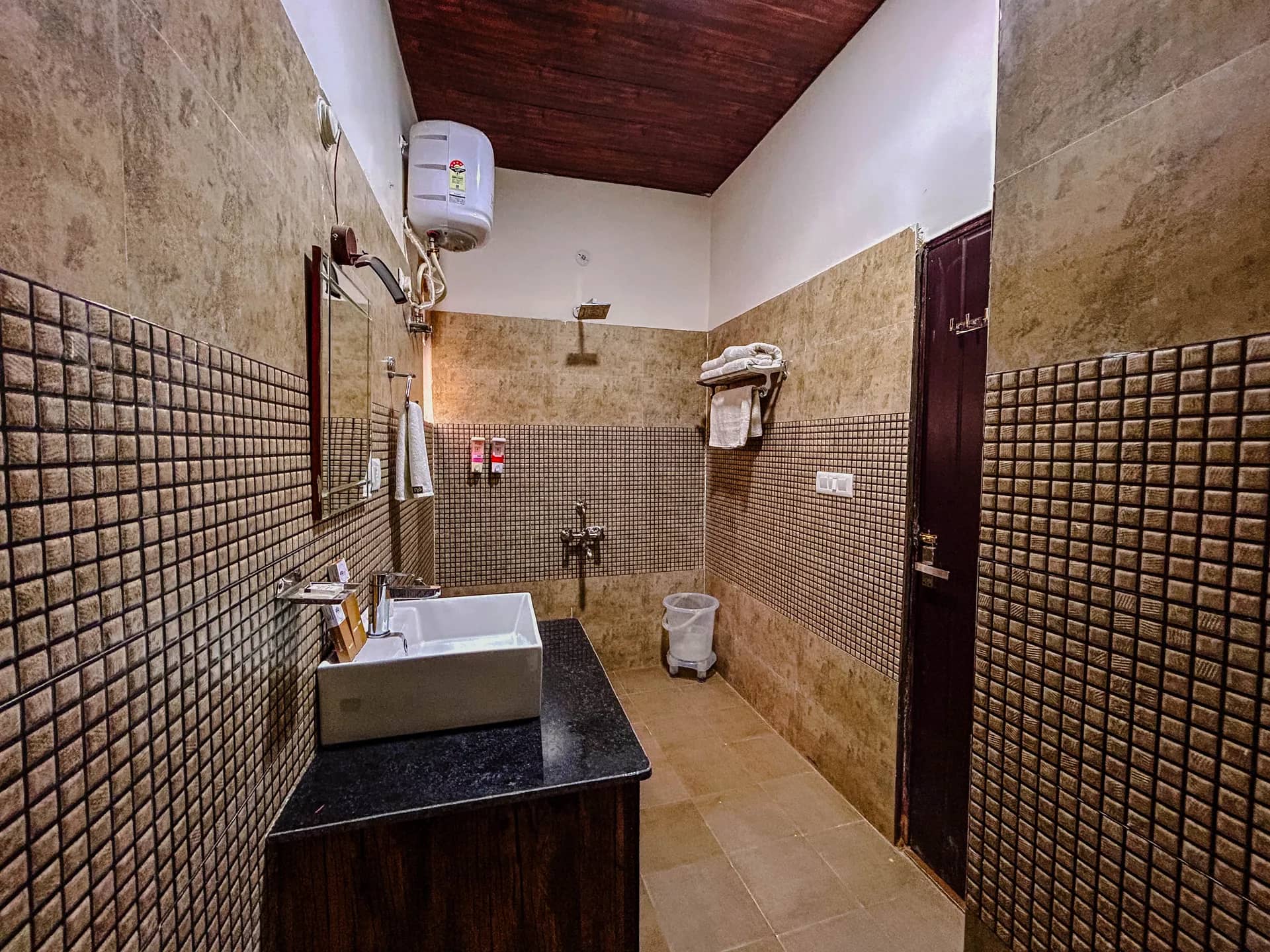 DLS MJ River Resort Room