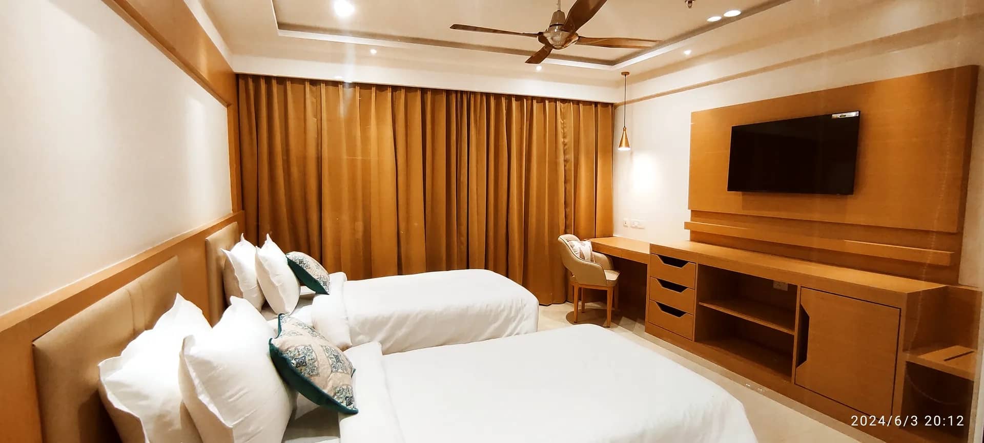 Classic Twin Room