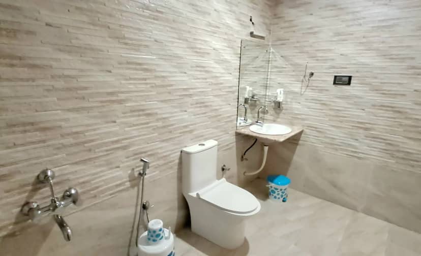 iHotels Yercaud. Washroom