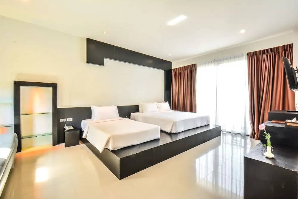 Deluxe Jacuzzi Room