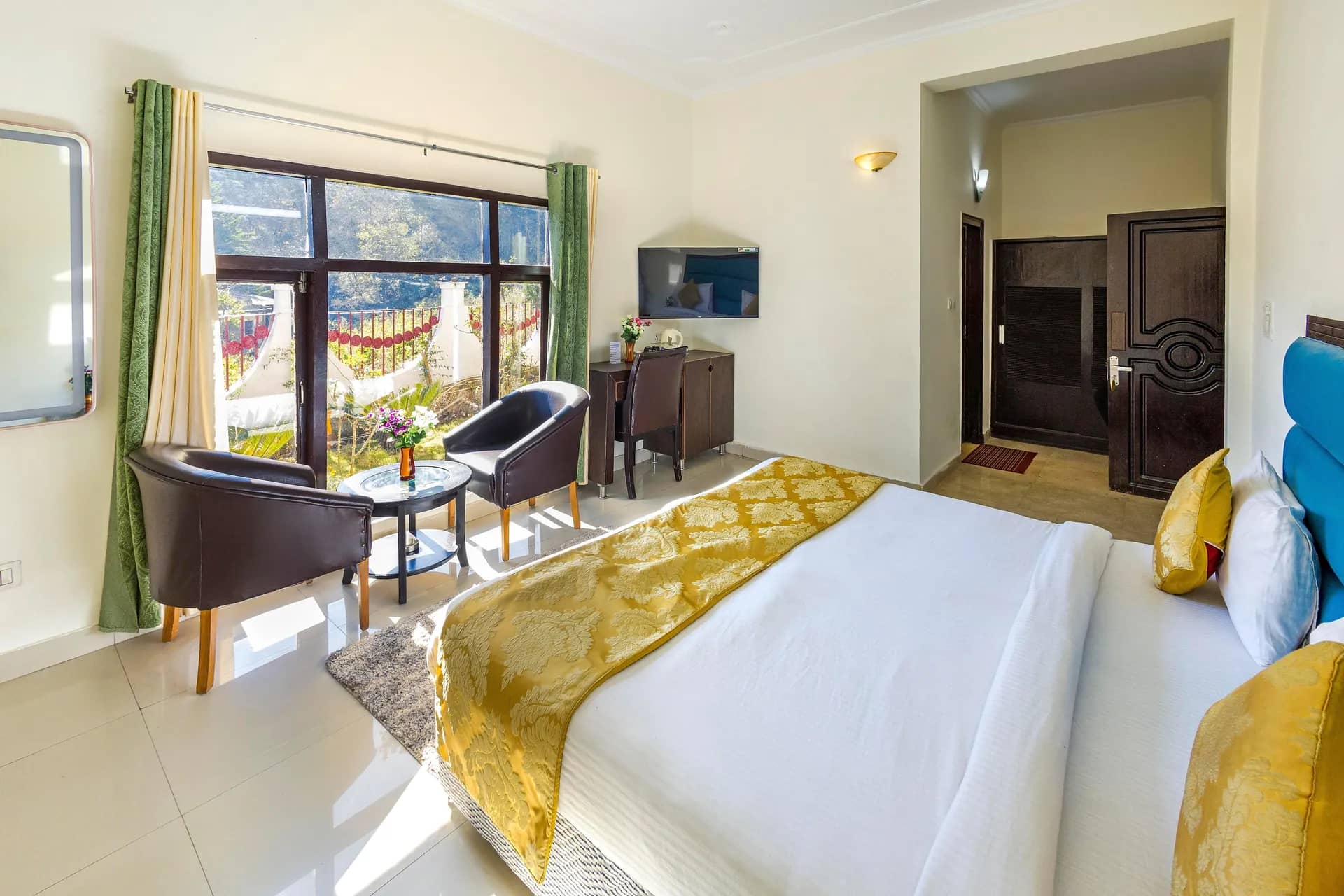 Vaapi Comfort Inn (A Unit Of SAM Hotels)