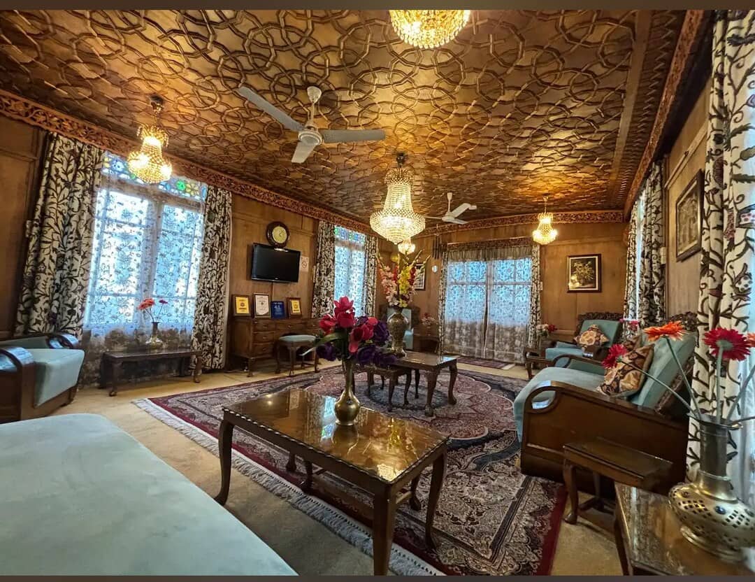 Badayri Luxury Houseboat